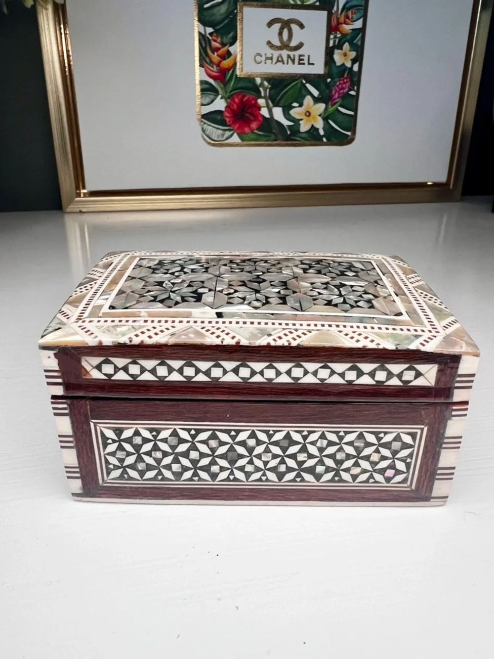 Vintage EUC Inlaid Egyptian Mother of Pearl Inlay Decorative Wooden Trinket Box
